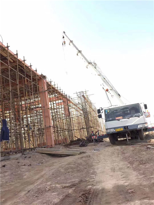 巫溪县25 吨、50 吨吊车怎么选？多大重量 / 半径适合对应车型？