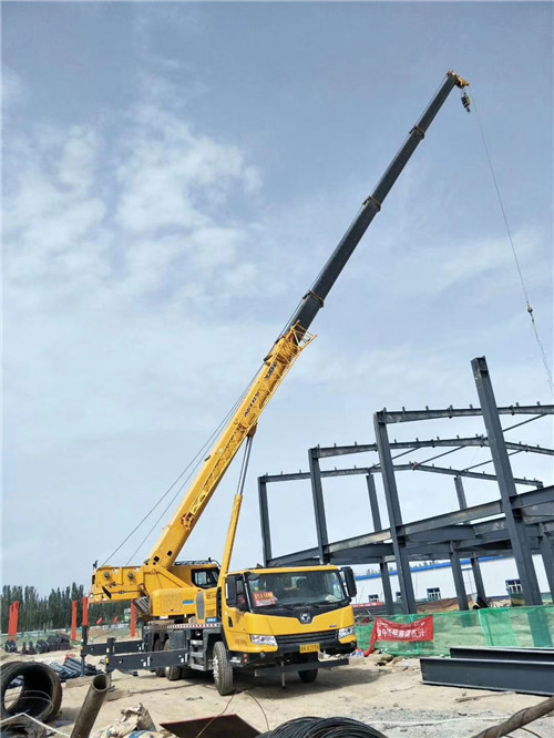 巫溪县超高层建筑钢结构吊装案例